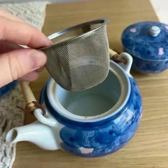 Japanese Tea Set with 2 tea cups & teapot blue floral ceramic porcelain - Picture 6 of 9